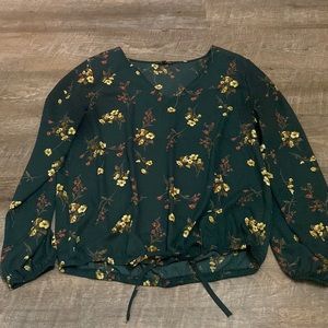💚West Kei Floral Blouse Large💚